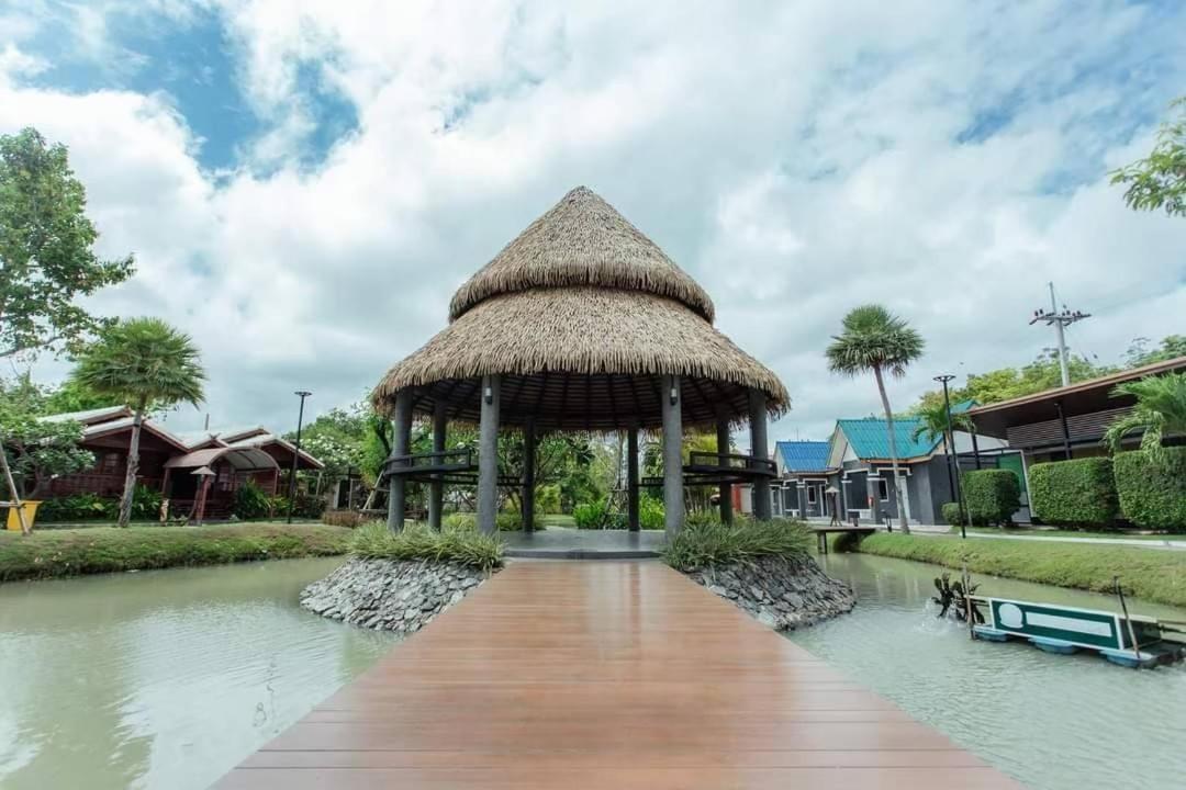 Jintana Resort Buriram Exterior photo